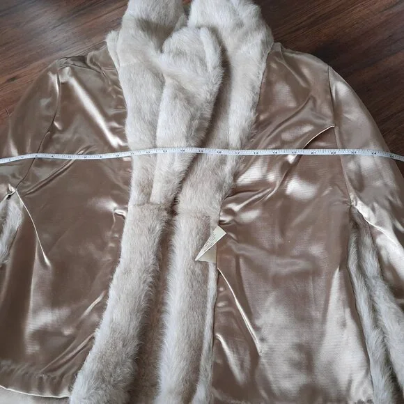 Vintage Plush Faux Fur Cape Thick Plush Warm Winter Glamourous Luxurious Formal - Picture 16 of 16